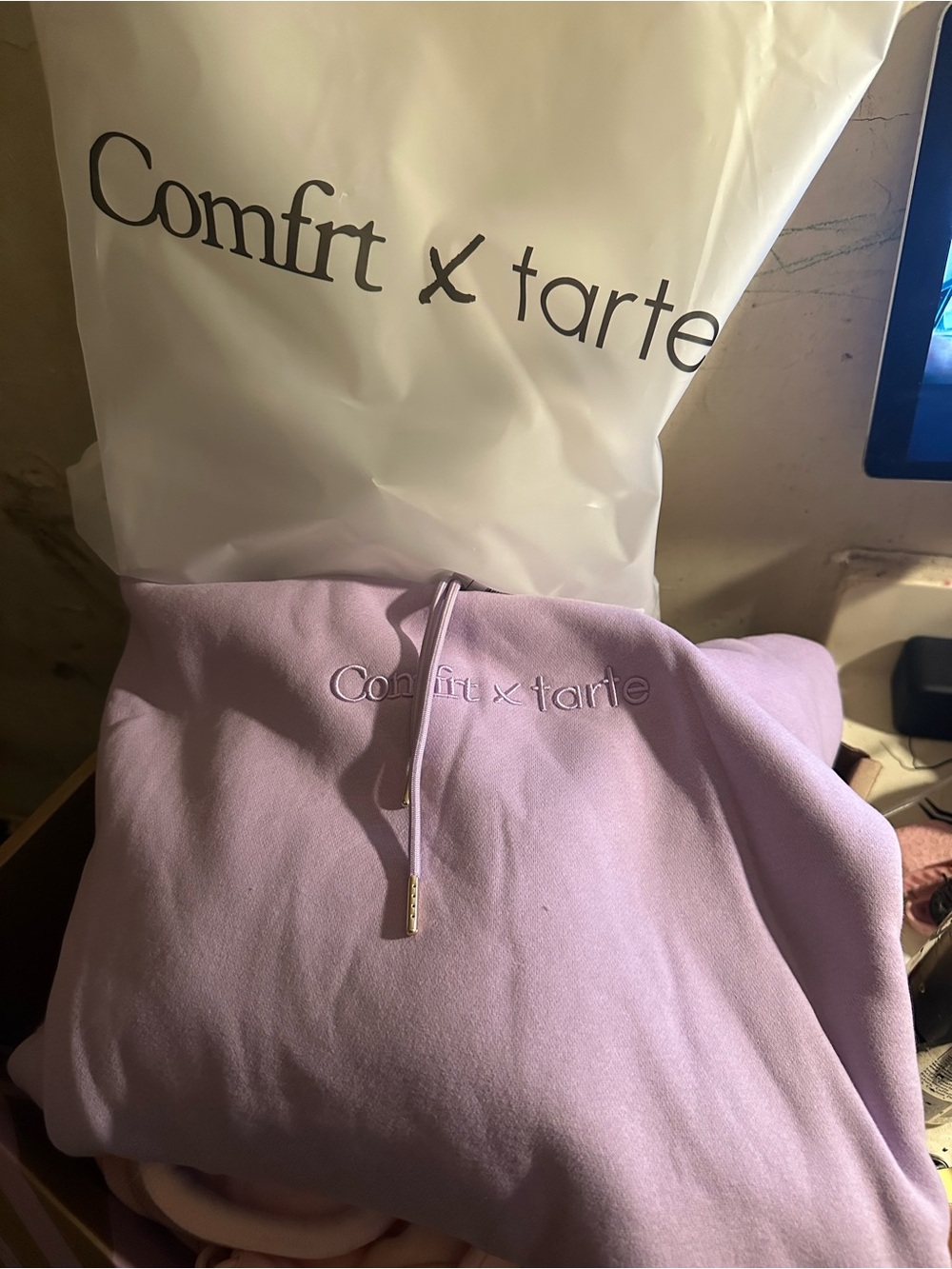 Comfort x tarte Lilac Pullover Hoodie